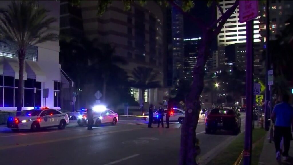 Hombre es herido de bala en plena calle de Brickell