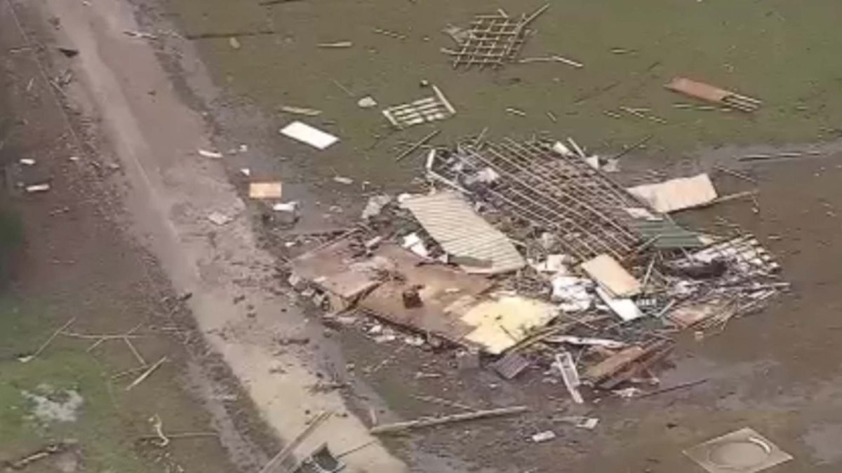 Más tornados y fuertes vientos podrían atacar a EEUU tras destructiva tormenta invernal