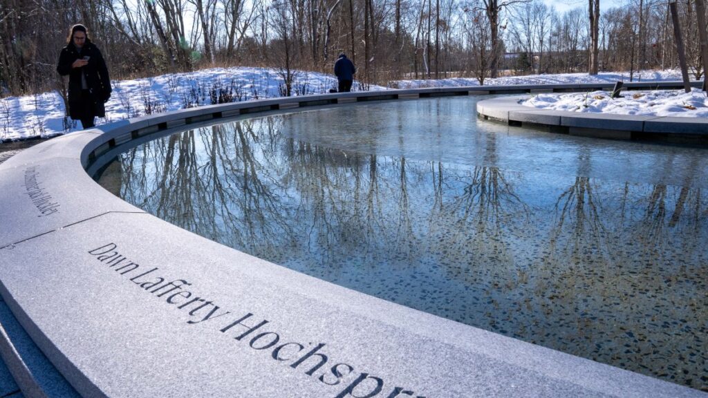 Una década de la masacre escolar de Sandy Hook