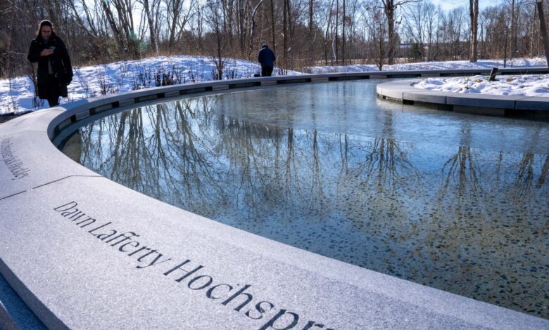 Una década de la masacre escolar de Sandy Hook
