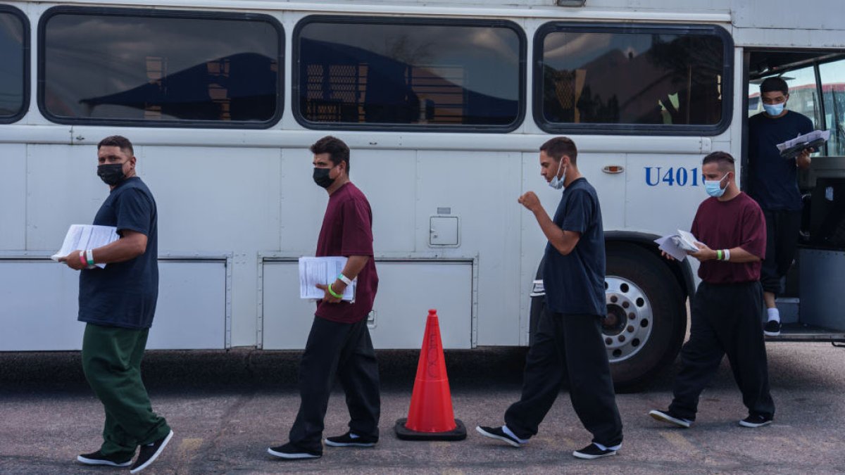 EEUU planea la liberación de más inmigrantes tras el fin del Título 42