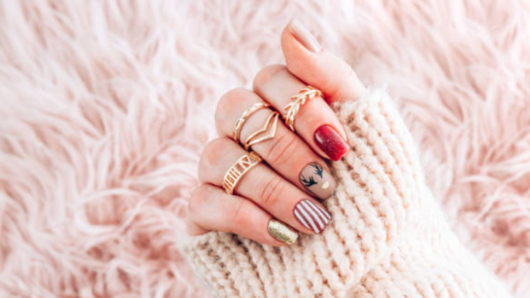 Los mejores diseños de decoración de uñas para Navidad