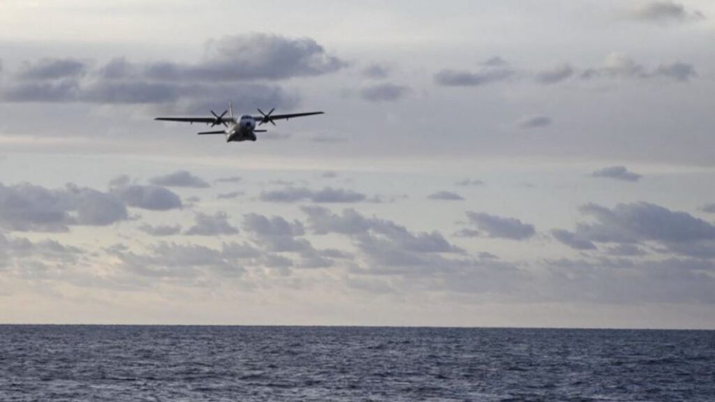 Suspenden búsqueda de migrantes tras naufragio en altamar