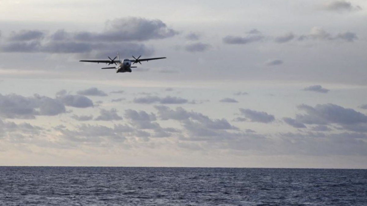 Suspenden búsqueda de migrantes tras naufragio en altamar