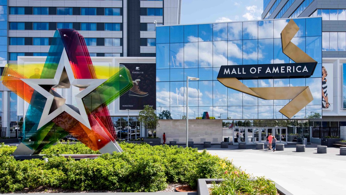 Arrestan a 5 sospechosos en tiroteo mortal de un joven de 19 años en Mall of America, según la policía