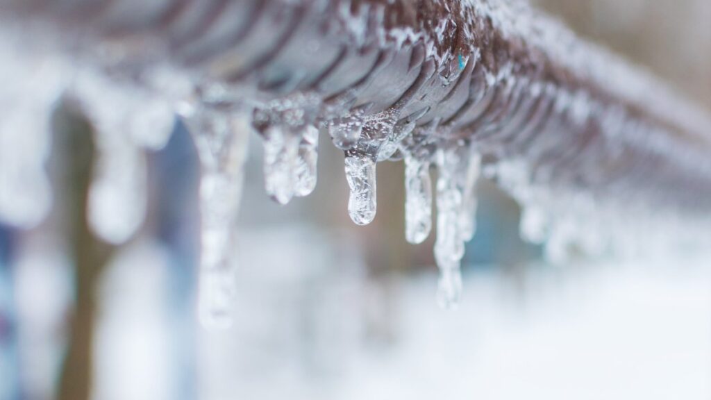 Bajas temperaturas en el sur de Estados Unidos ocasiona una crisis de agua