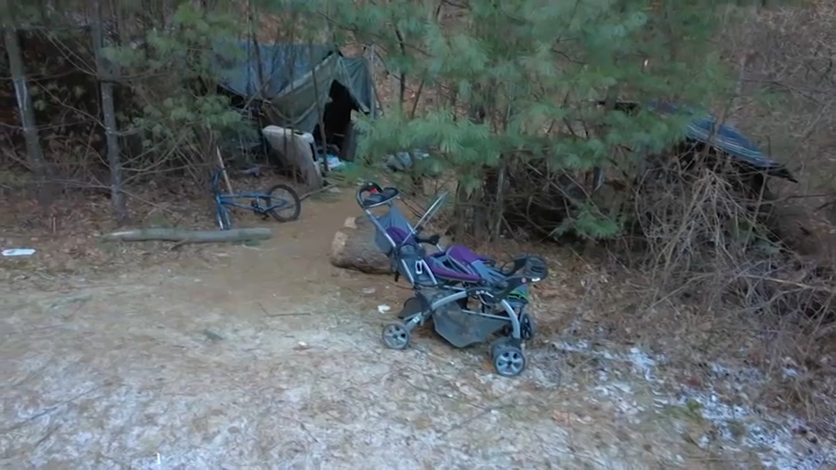 Madre acusada tras dar a luz en el bosque New Hampshire espera por lectura de cargos