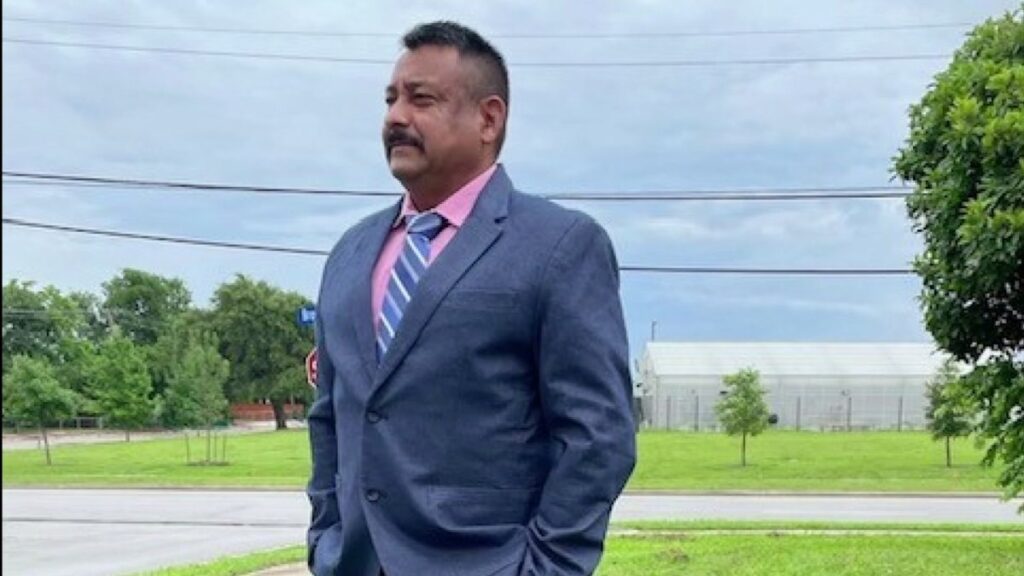 Matan a trabajador de un complejo de viviendas en Grand Prairie que revisaba tuberías congeladas