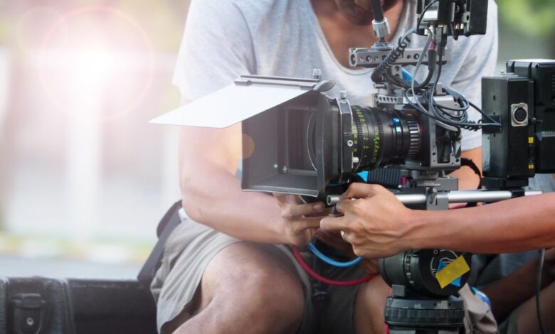 demanda por daños y perjuicios al caerse en un set de filmación y gana $66 millones