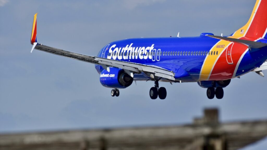 Southwest vuelve a operar con normalidad este viernes