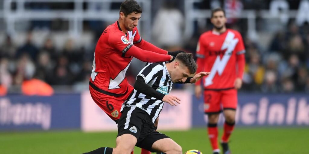 2-1: El Newcastle acaba con la ilusión del Rayo en la vuelta de Falcao