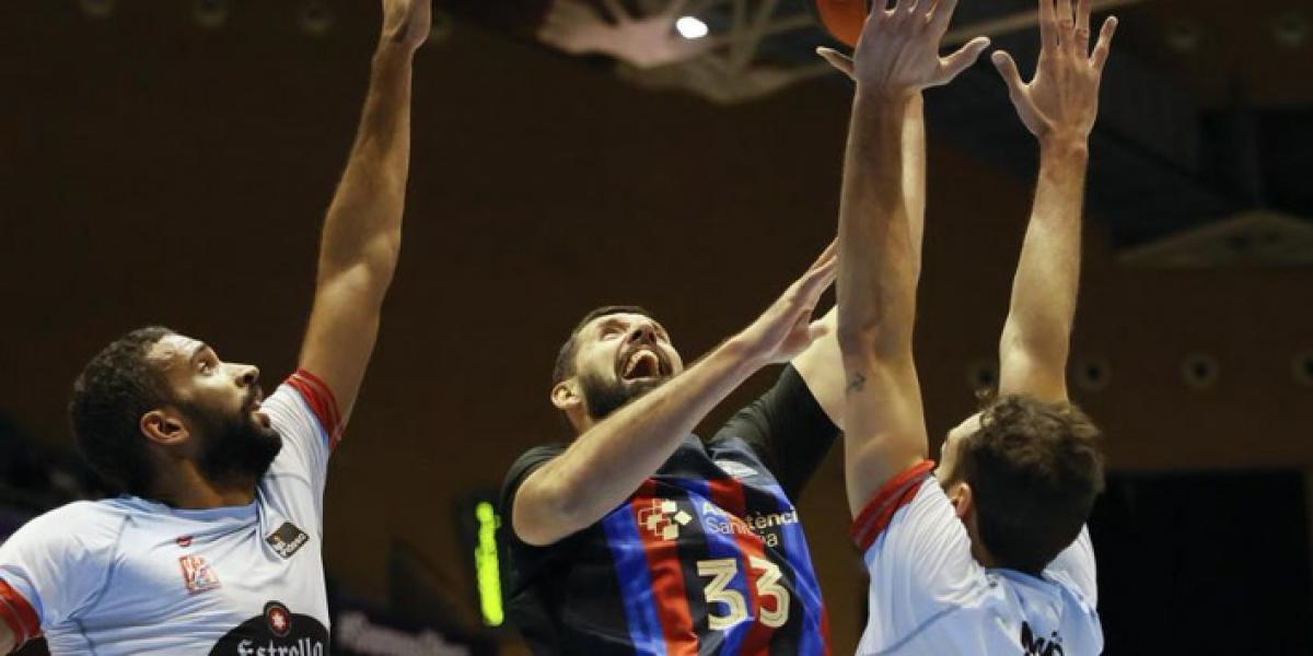 76-74: La pasión del Obradoiro abrasa a un Barça deslucido