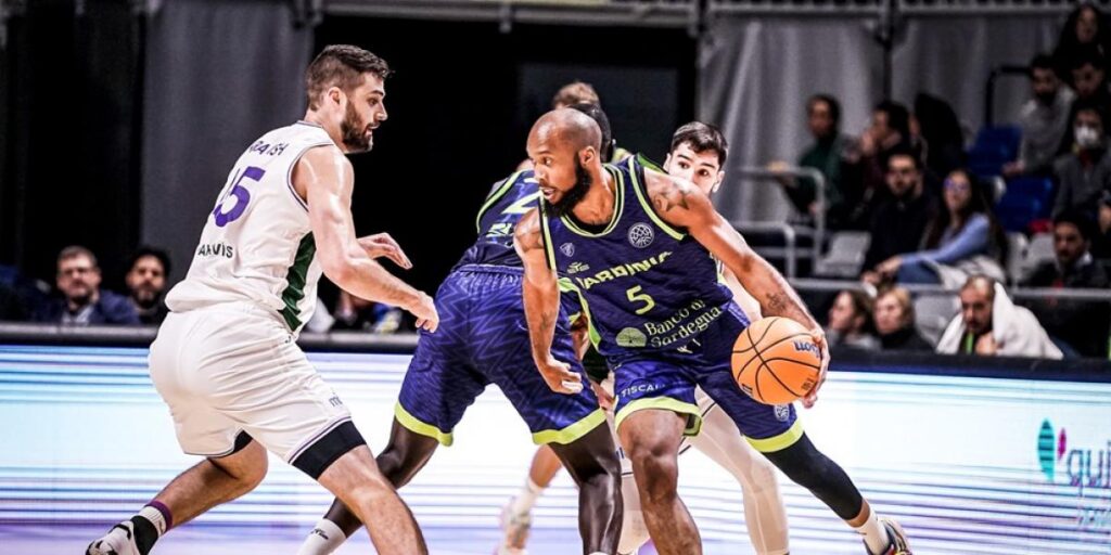 82-92: El Unicaja sufre una derrota intrascendente ante el Sassari