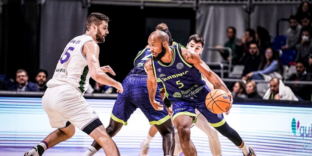 82-92: El Unicaja sufre una derrota intrascendente ante el Sassari