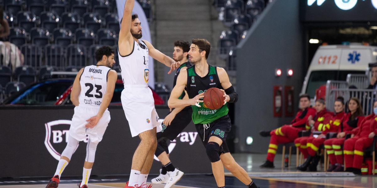 98-82: La Penya acusa las bajas y cae en Rumanía