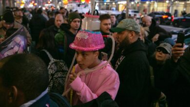 Abre primera tienda legal de marihuana en Nueva York; cientos se forman | Fotos