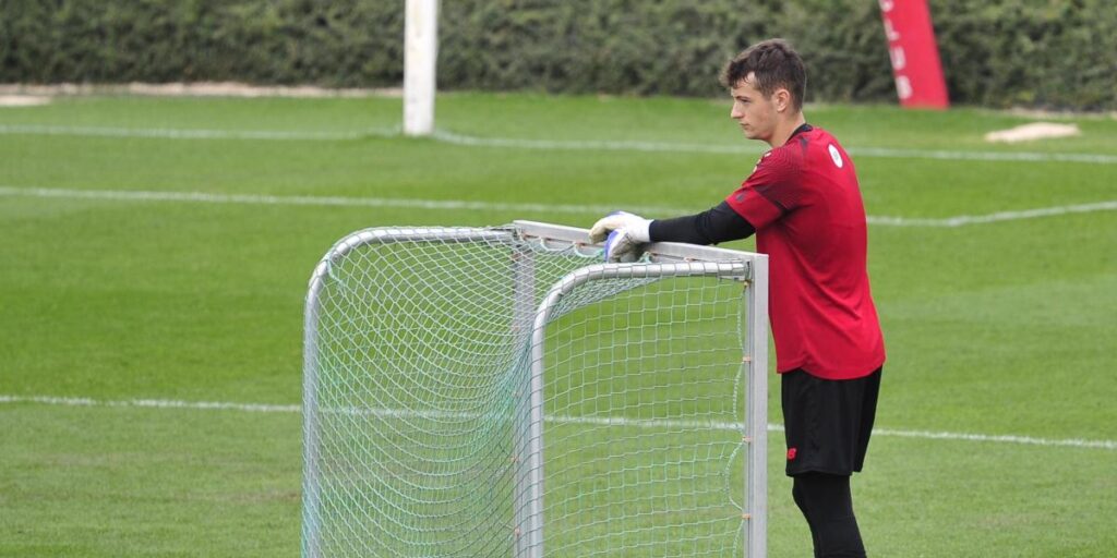 Agirrezabala: "Me preparo como si fuera titular"