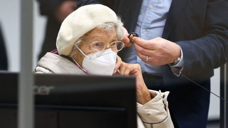 Alemania: condenan a anciana nazi por su complicidad en la muerte de miles de prisioneros