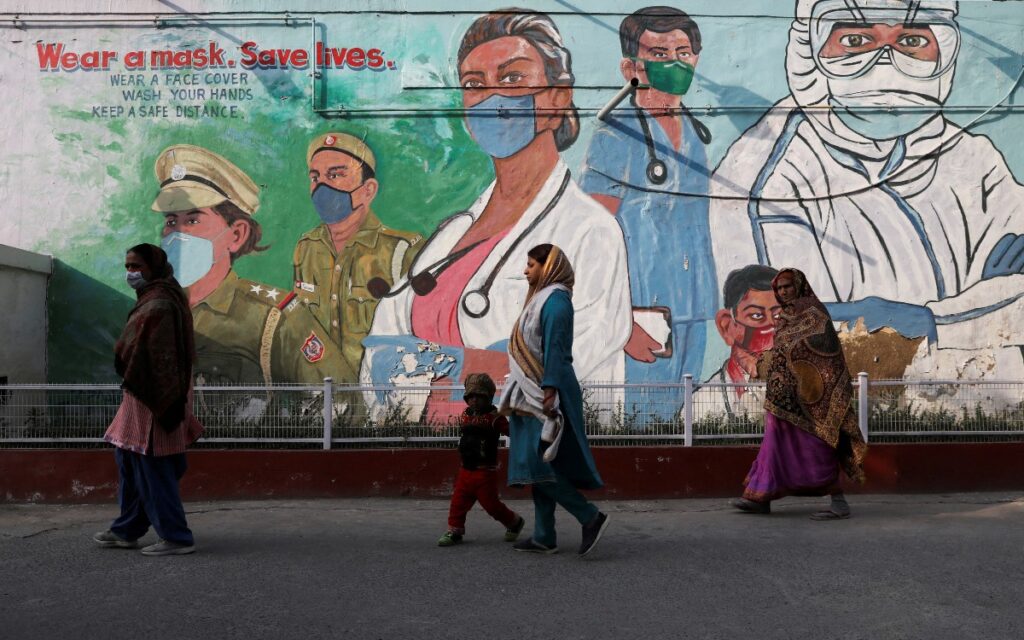 Alerta en India por variantes Covid ante aumento de casos