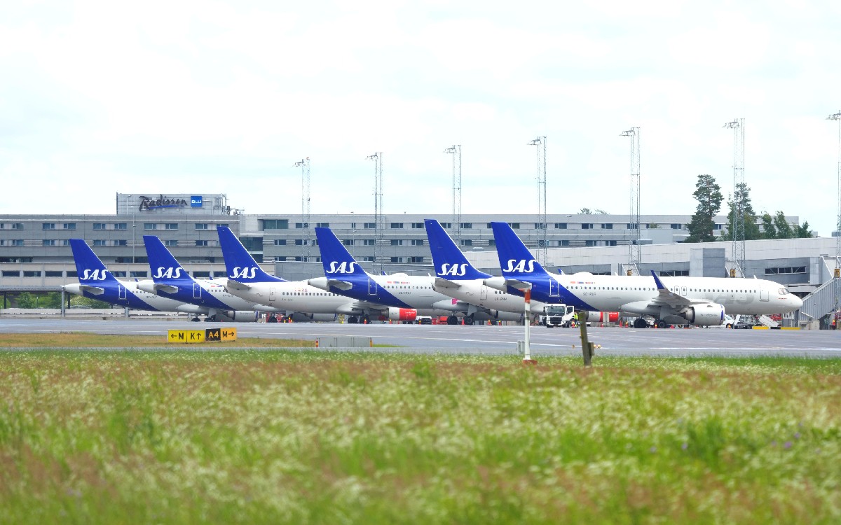 Avión aterriza por parto… Era un plan de migrantes para ingresar a España