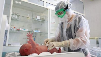 Bebés en Reino Unido recibirán vacuna anti-Covid