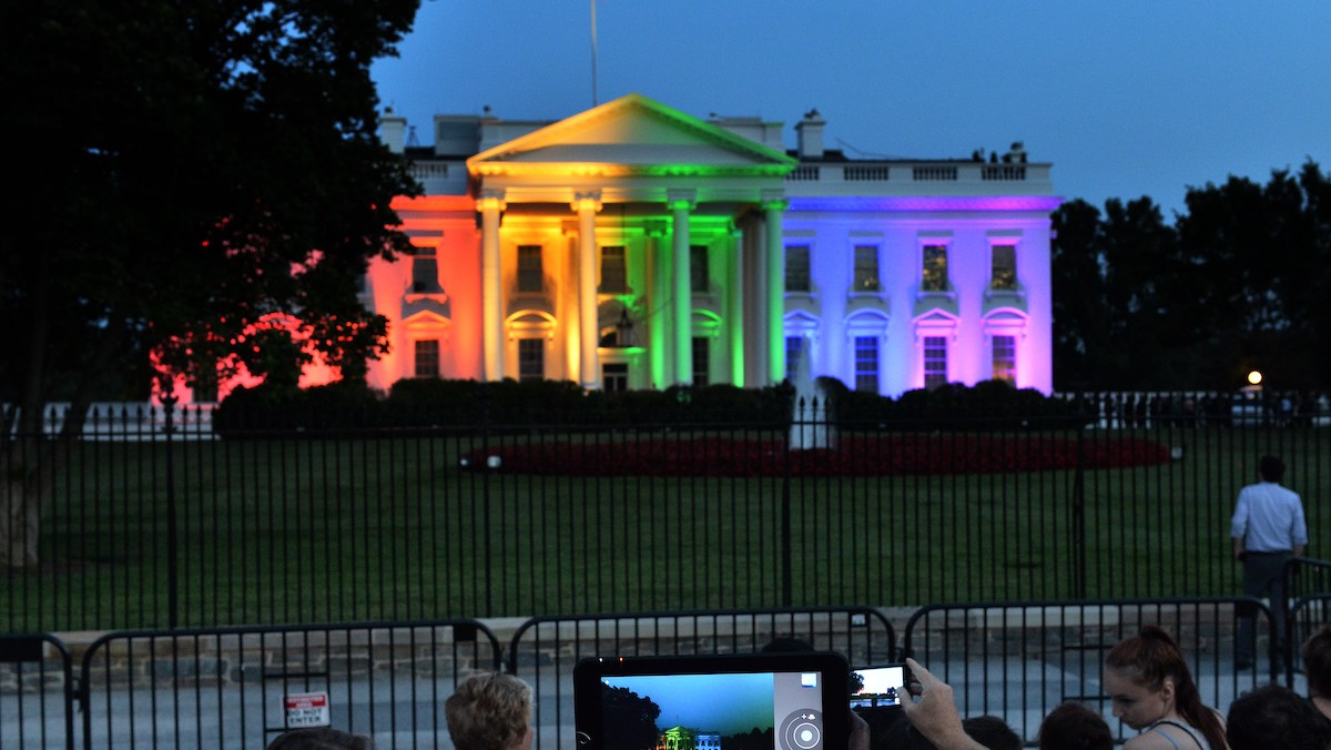 Biden firmará ley que protege el matrimonio entre personas del mismo sexo e interraciales