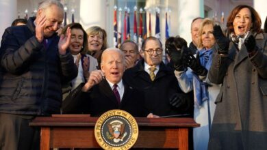 Biden firmó ley que protege matrimonio igualitario al ritmo de Cindy Lauper