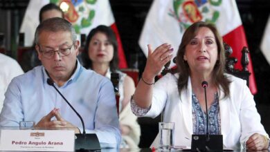 Boluarte destituye al primer ministro de Perú