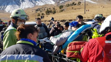 Camioneta de turistas se vuelca en Nevado de Toluca y deja 15 heridos