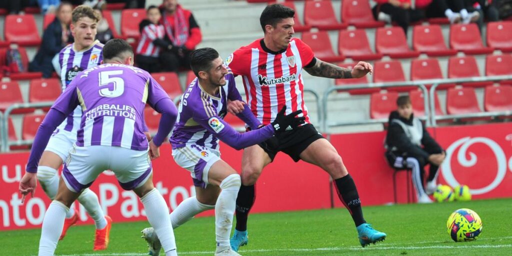 Capa regresa al once del Athletic en una posición inesperada