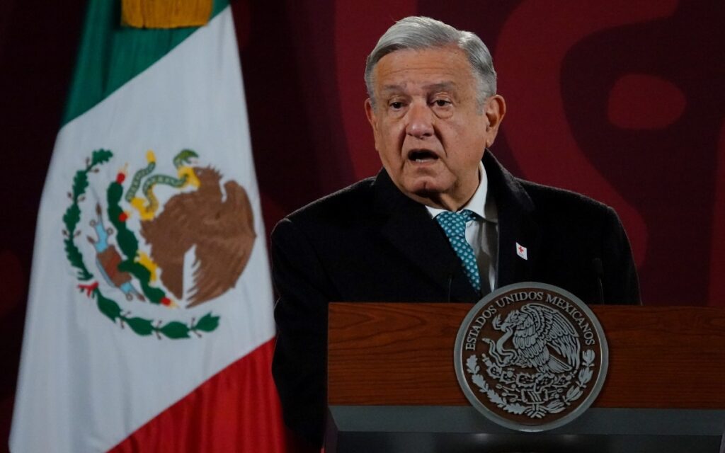 Castillo ha actuado de manera muy respetuosa: AMLO