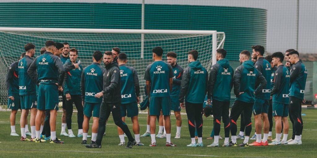 Catoira, atento en el stage a las necesidades de Diego Martínez