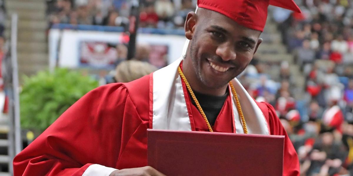Chris Paul se gradúa en Comunicación horas después de ganar con los Suns