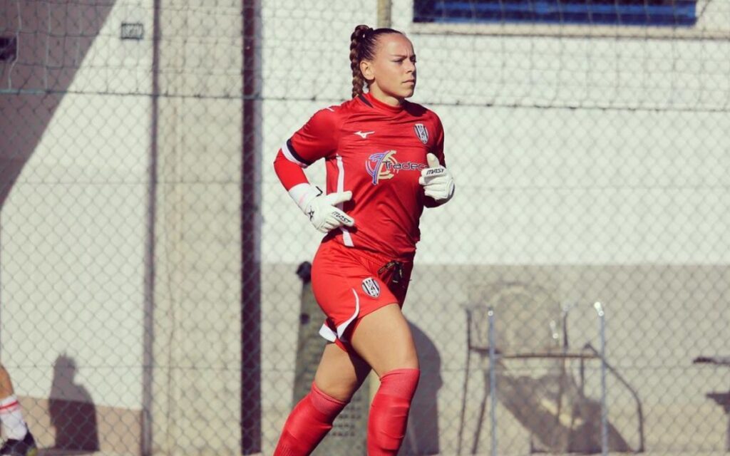 Club italiano excluye y deja de pagarle a portera, tras anunciar su embarazo | Tuit