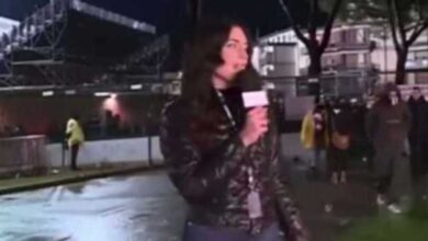 Condenan a aficionado que manoseó a reportera italiana en TV