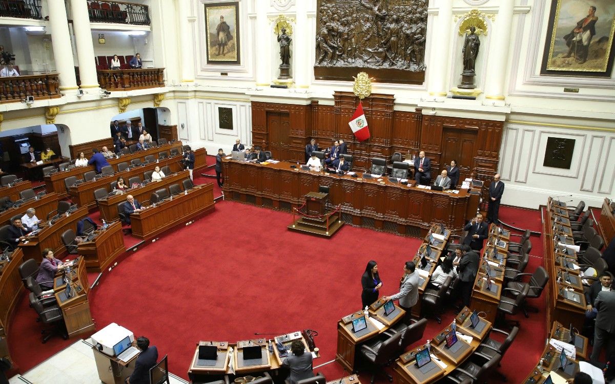 Congreso de Perú aprueba adelanto de elecciones para abril de 2024