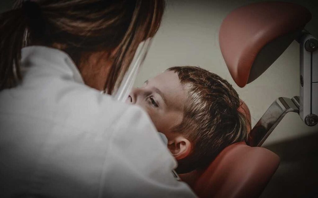 Detienen a dentista por homicidio culposo contra niño en Querétaro