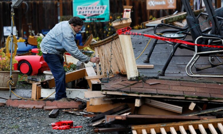 Dos muertos y 11 heridos tras sismo en California, EU