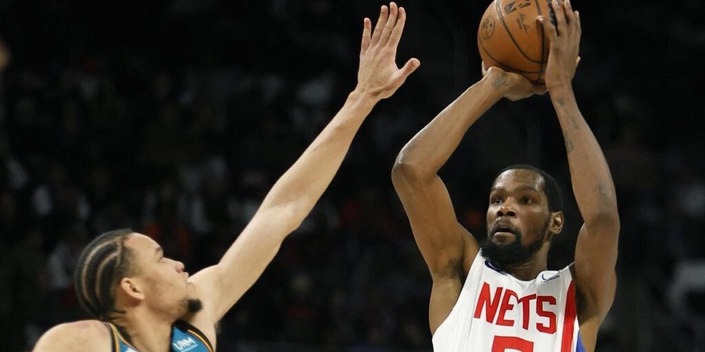 Durant e Irving sitúan a los Nets en órbita