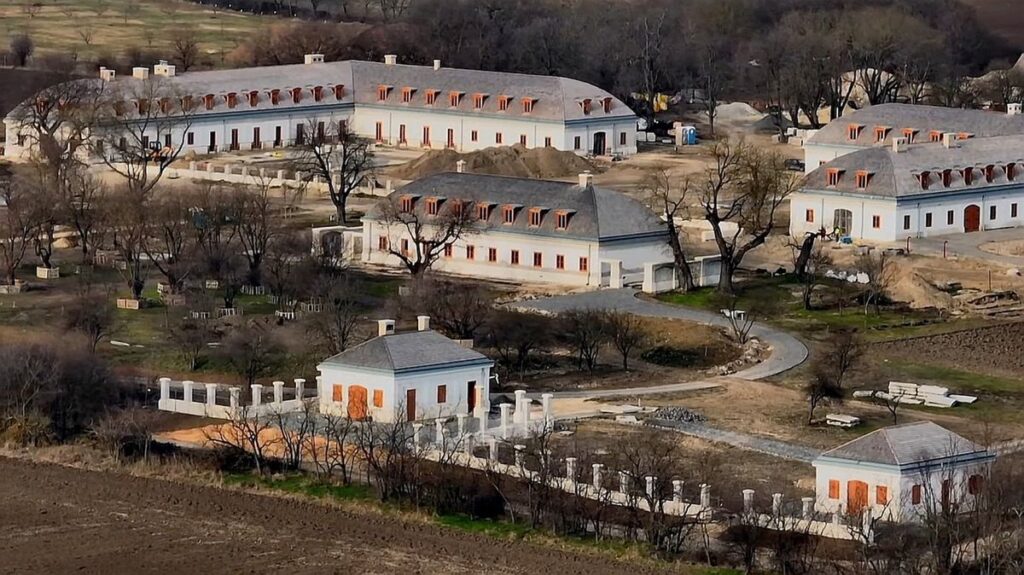 El ‘palacio’ de la familia Orbán se erige como símbolo de la corrupción en Hungría