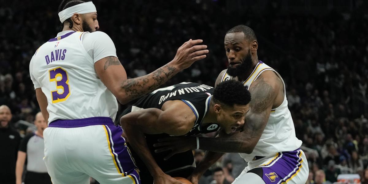 El 'Big Three' de los Lakers mete miedo ante Antetokounmpo
