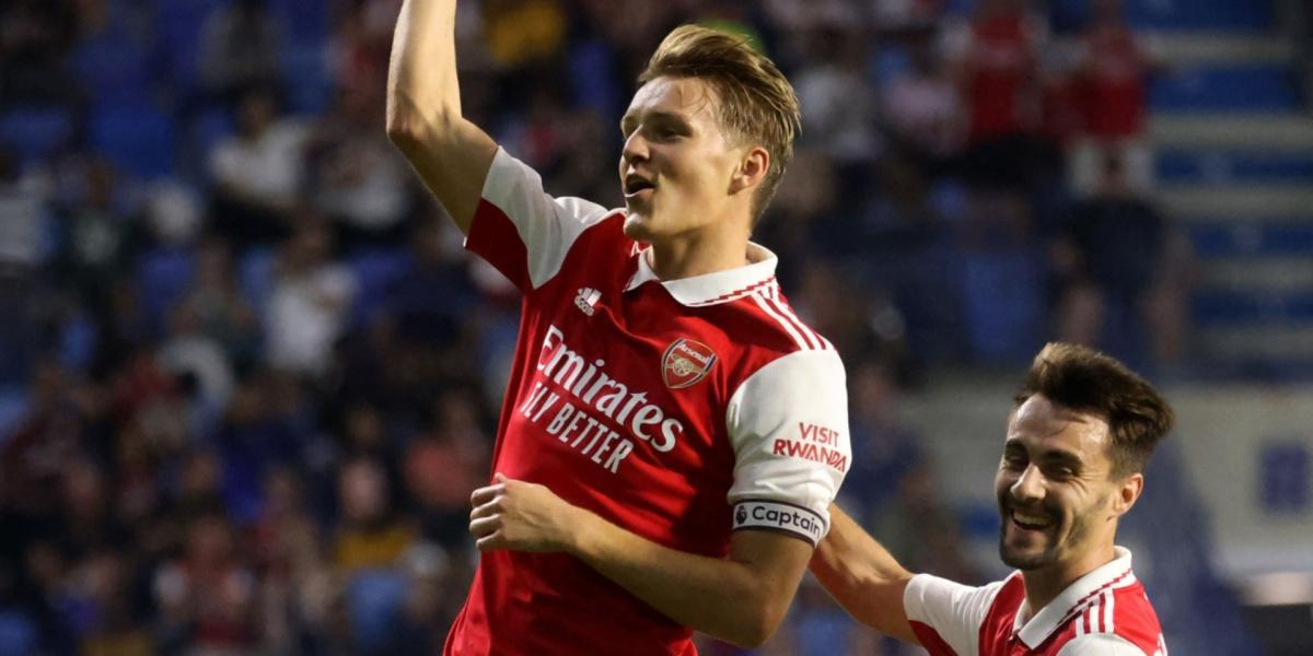 El Arsenal gana dos veces al Milan