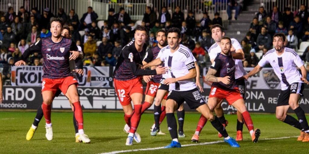 El Athletic festeja el Centenario del Burgos con una clara victoria