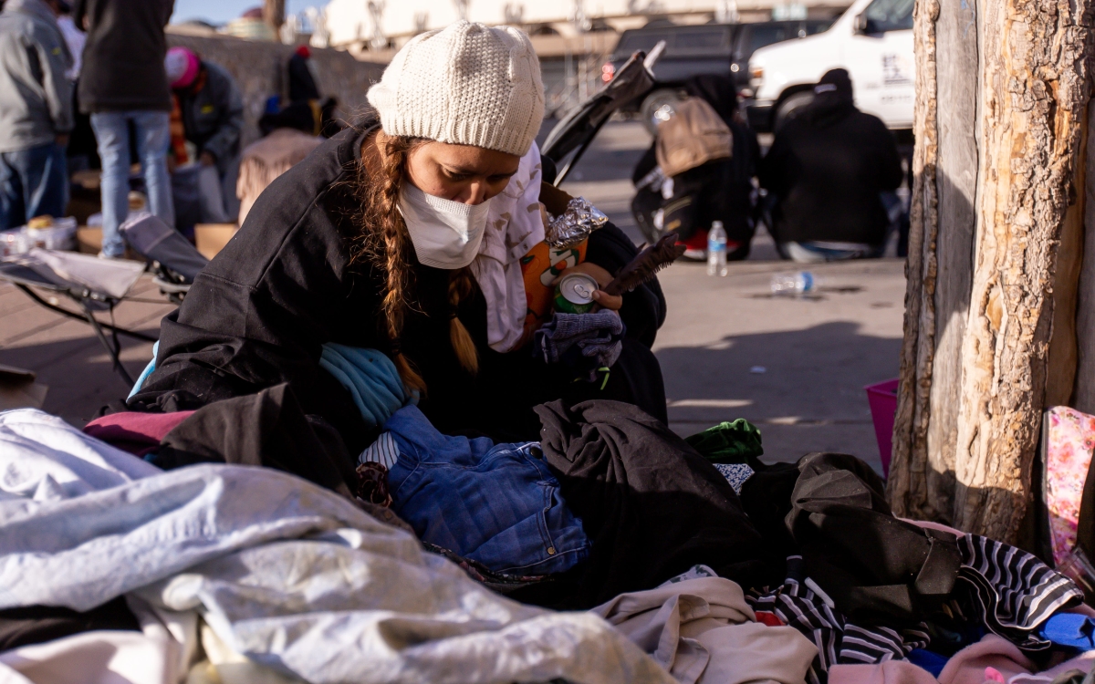 El Paso también declara emergencia por oleada de migrantes