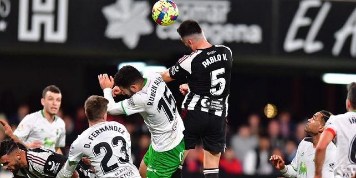El Racing vuelve a ganar cinco partidos después en el debut de José Alberto