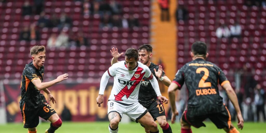 El Rayo regresa de Turquía con sensaciones positivas y preocupado por Trejo