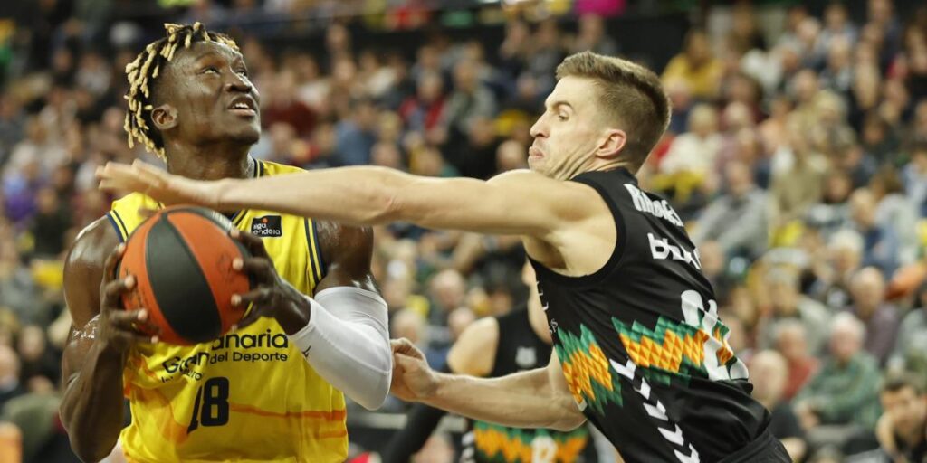 El Surne Bilbao busca ante el Obradoiro la cuarta victoria liguera seguida