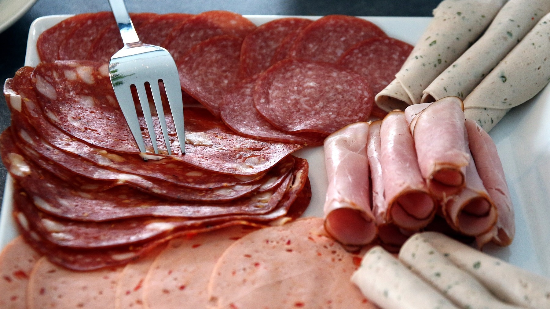 El embutido más sano para comer estas Navidades, según la OCU