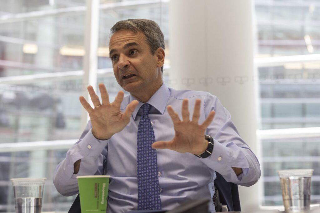 El espionaje a periodistas, políticos y militares asedia al Gobierno de Grecia