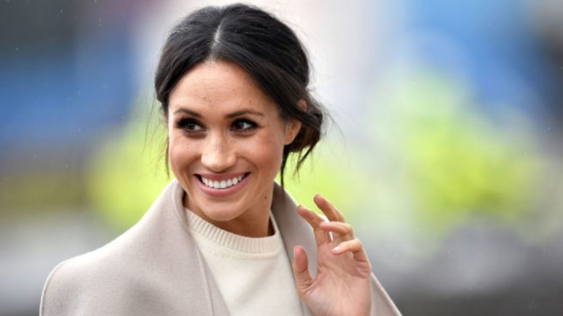 El motivo por el que Meghan Markle solo vestía de colores neutros en Reino Unido
